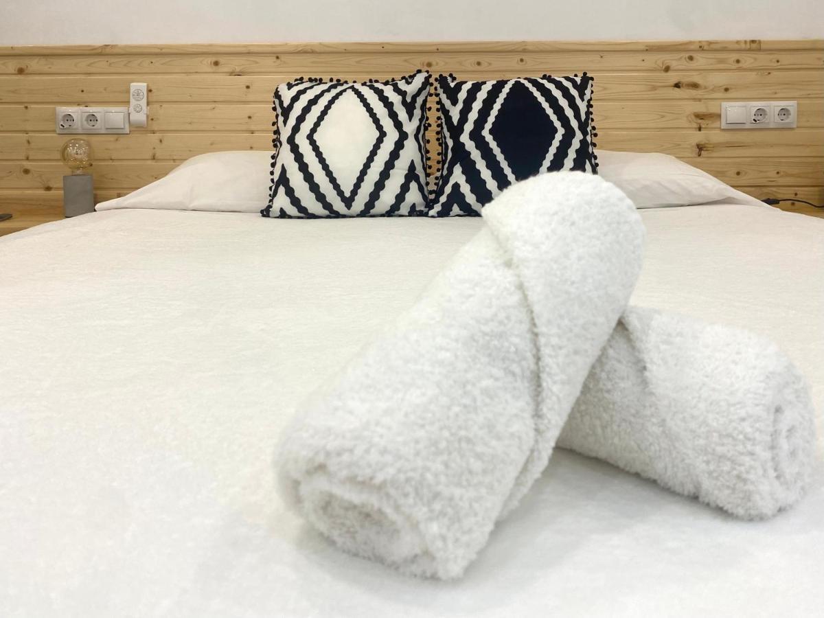 Breeze - Private Heated Pool Apartment